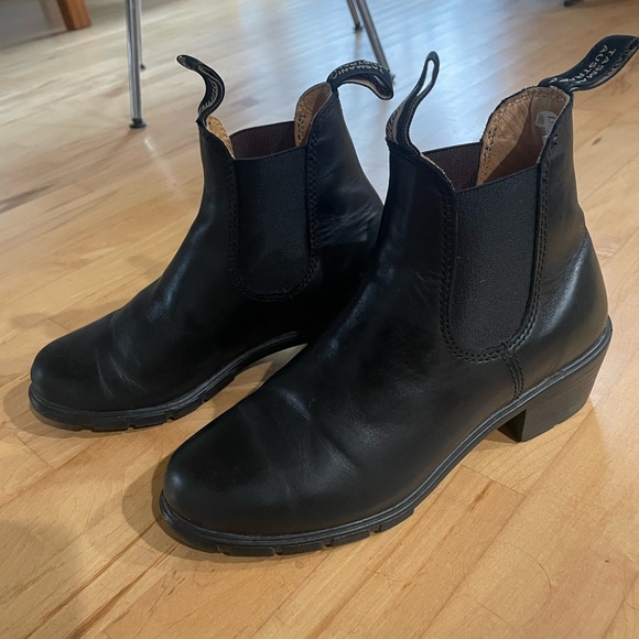 Blundstone BL1671 Heeled Chelsea Boot - Picture 4 of 6